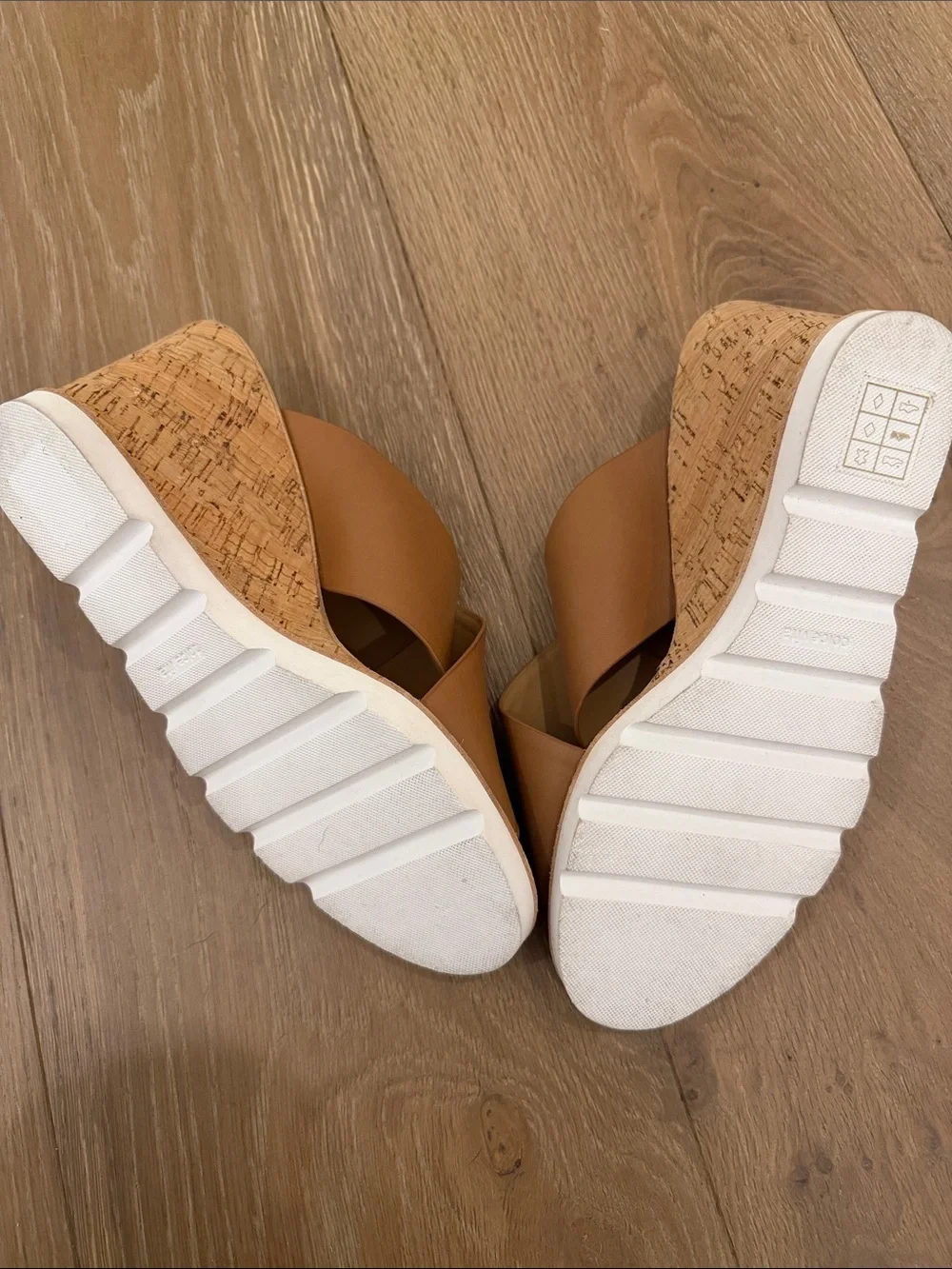 Dolce Vita Wedge 10
